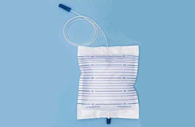 Urine bag pull-push valvle